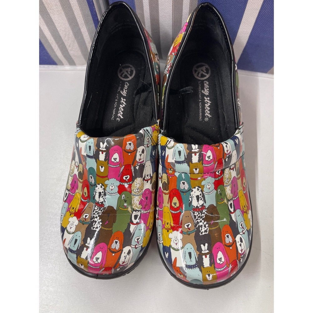 Easy Street Laurie Dog Print Clogs Womens 7.5W Slip Resistant Work Shoes Multi